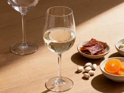三步解锁白酒品鉴：观色、闻香、品味的进阶指南